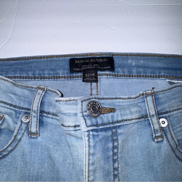 Banana Republic (EUC) Women’s Distressed, HighRise Jeans Size 14 - Picture 10 of 11